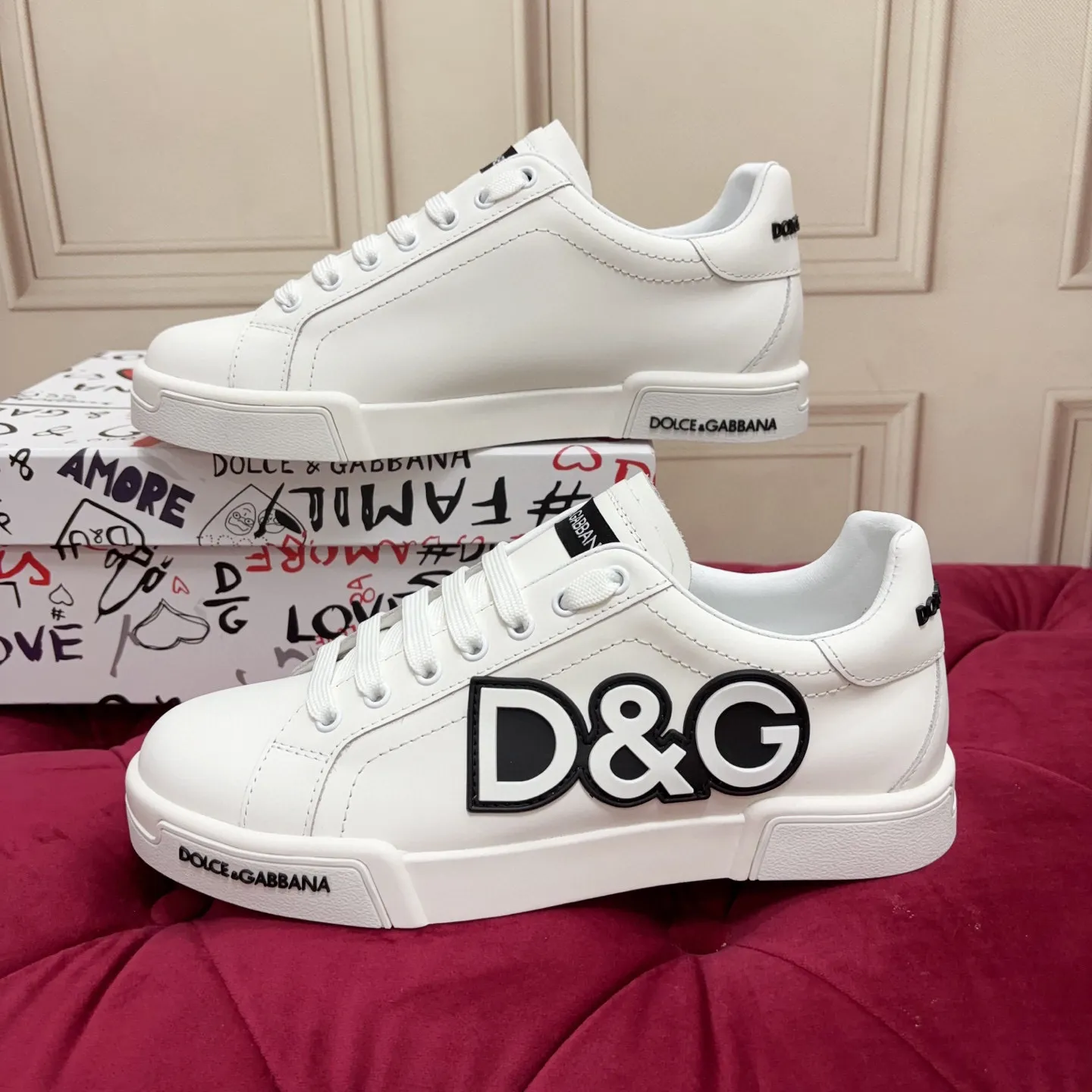 Men's shoes 💰580 High-end version High-quality brand outsole DOLCE & GABBANA 2025 new model High-end version High-end quality Exclusive precision customization available on the market High-end DG embellishment, beautiful luxury and sparkle Exquisite workmanship Many people love the use of high-end imported cowhide + craftsmanship White silk sheep lining Perfect interpretation of the latest inspiration for shoes Classic and fashion integrated luxury dream overrides fashionable high-end quality Code number 35-45 Standard code number